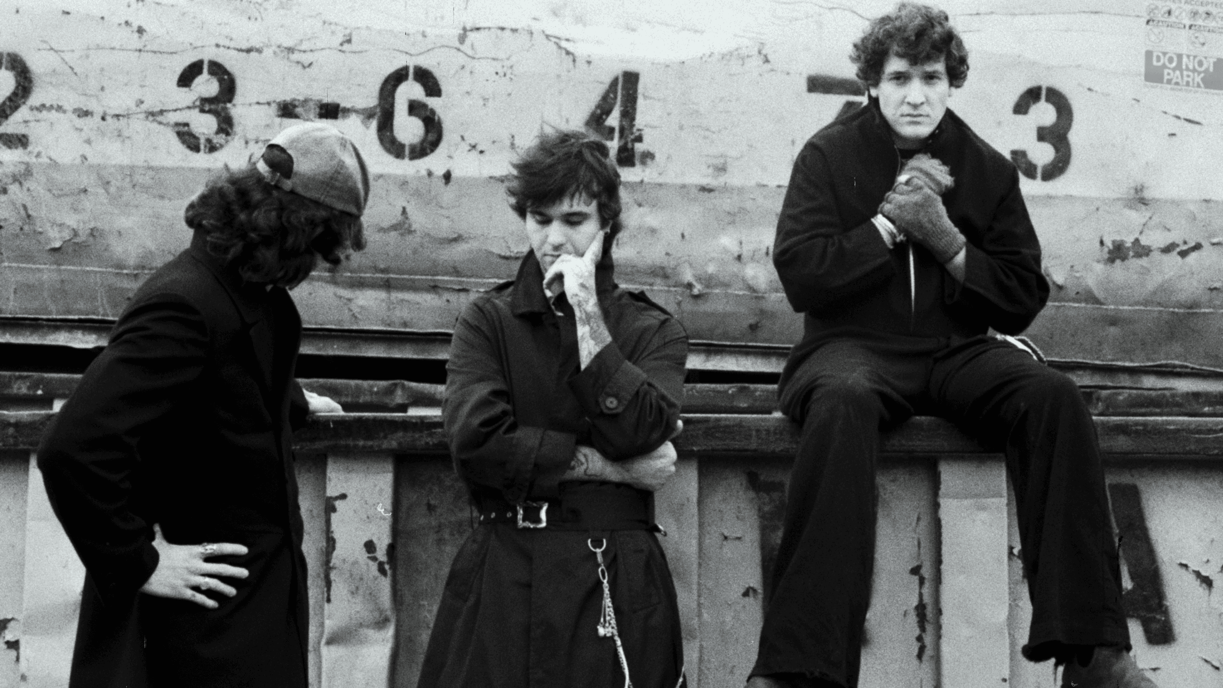 Quarters w/ Porch Light